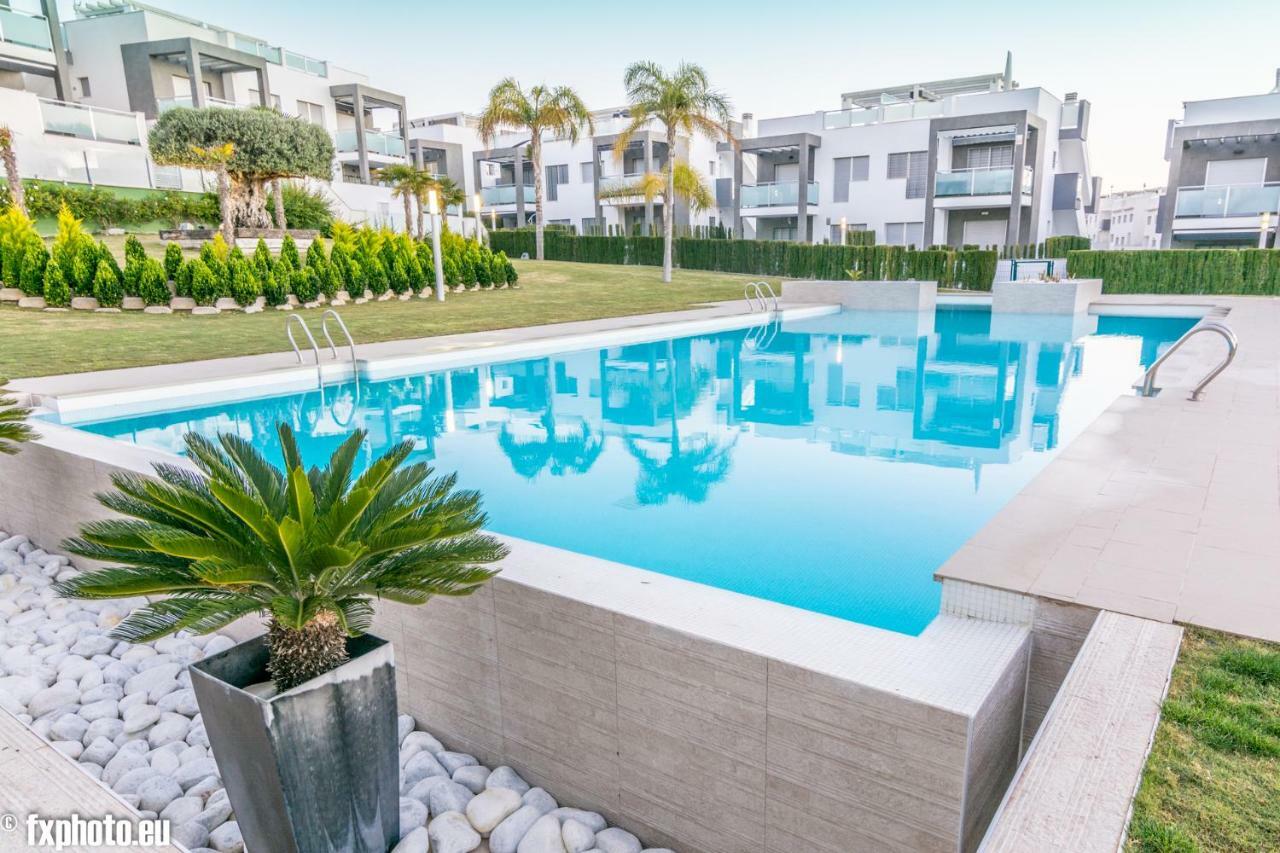 Eluxuria Sunny Villa Torrevieja Bagian luar foto